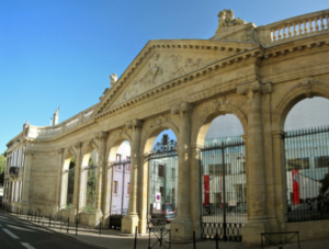Un magnifique portail XVIIIe siècle : du Jardin Public à la Piscine Judaique... 